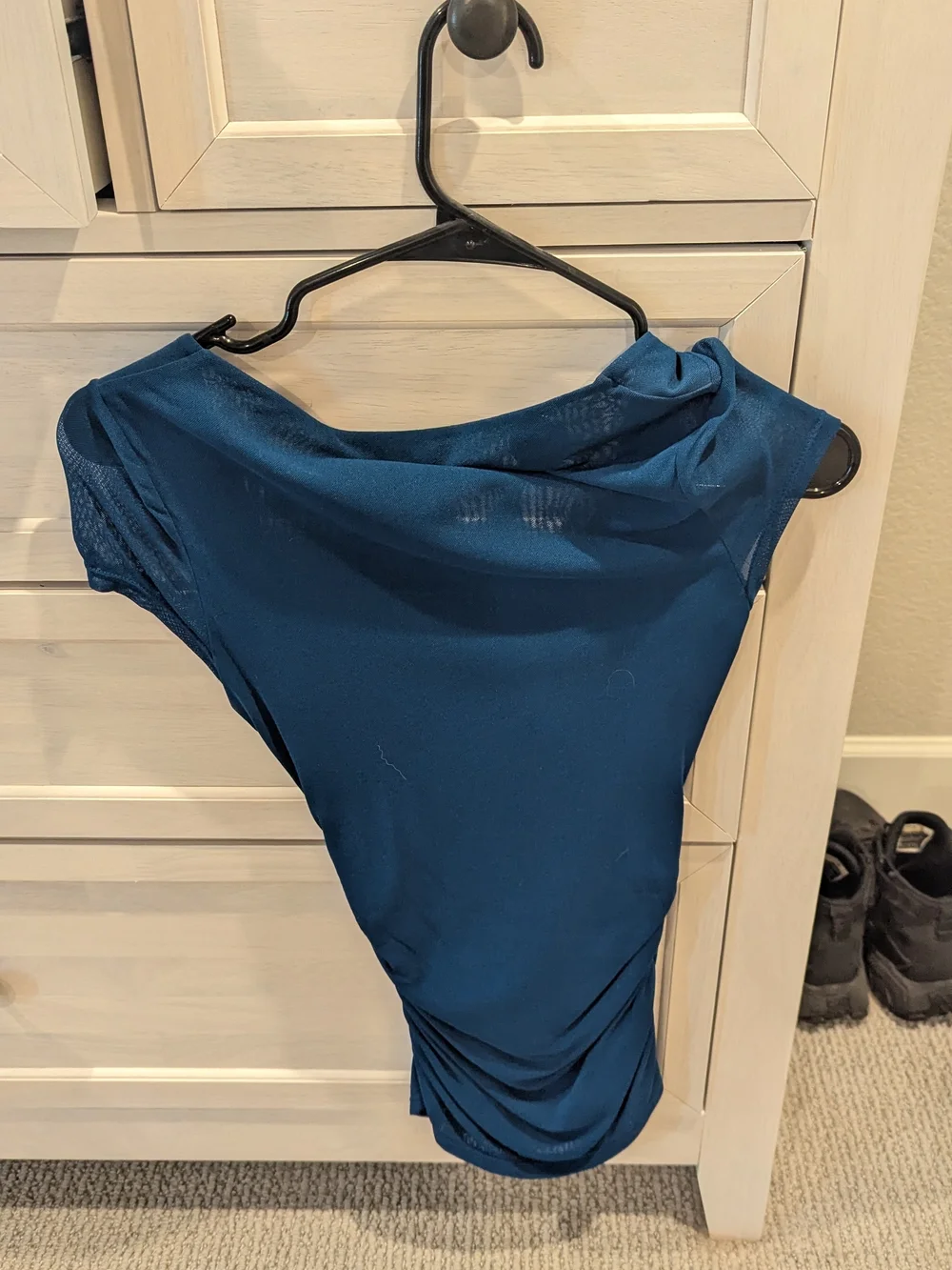 Cap Sleeve Ruched Top - Picture 3 of 3